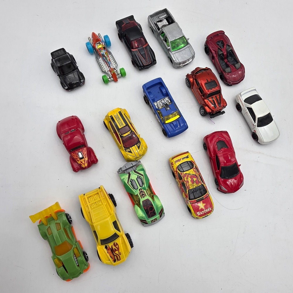 Lot Of 15 Hot Wheels, Matchbox And Maisto Cars.
